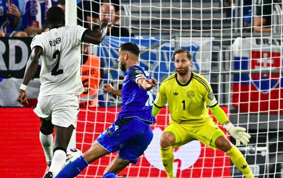 南宫NG官方网站德布劳内在日本队比赛中险胜，败北引发热议！再创辉煌时刻的简单介绍